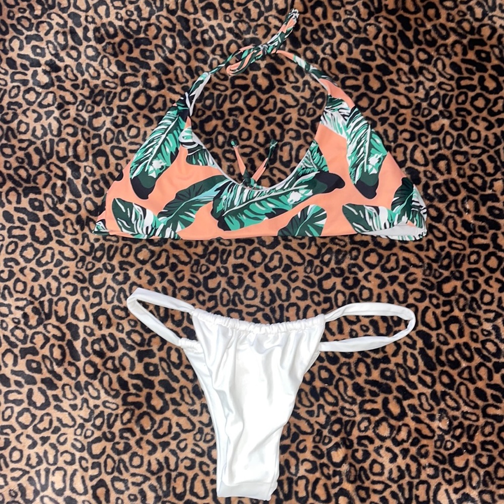 LARGE Shein Bikini Bathing Suit never worn without tags. But never worn.